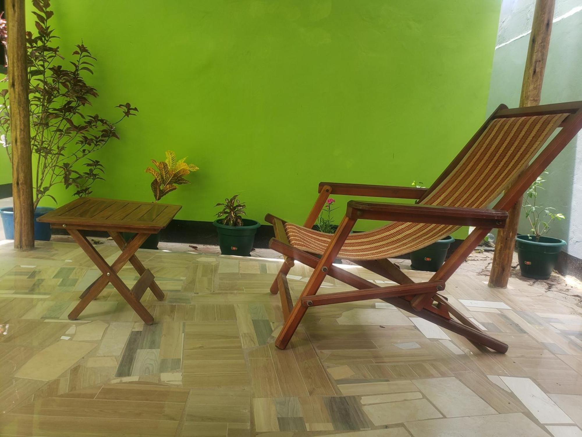 L&J Modern Backpackers Bnb Dar es Salaam Buitenkant foto