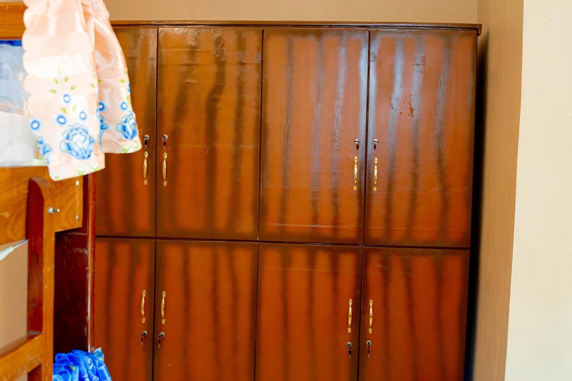 L&J Modern Backpackers Bnb Dar es Salaam Buitenkant foto