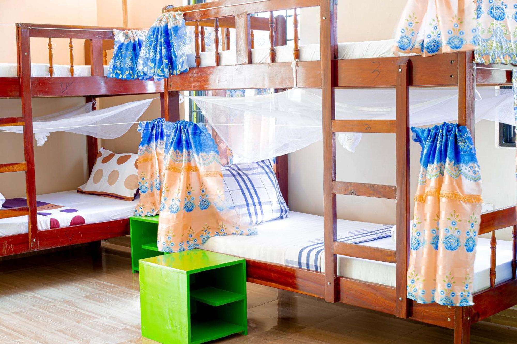 L&J Modern Backpackers Bnb Dar es Salaam Buitenkant foto
