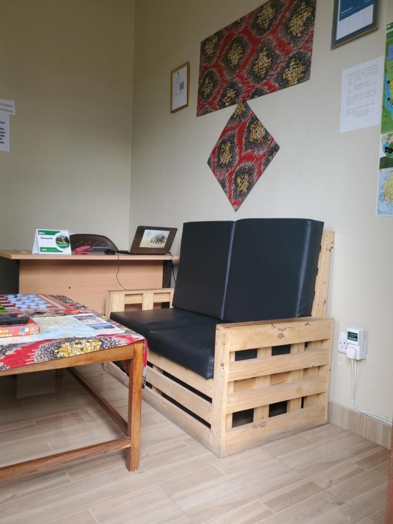 L&J Modern Backpackers Bnb Dar es Salaam Buitenkant foto