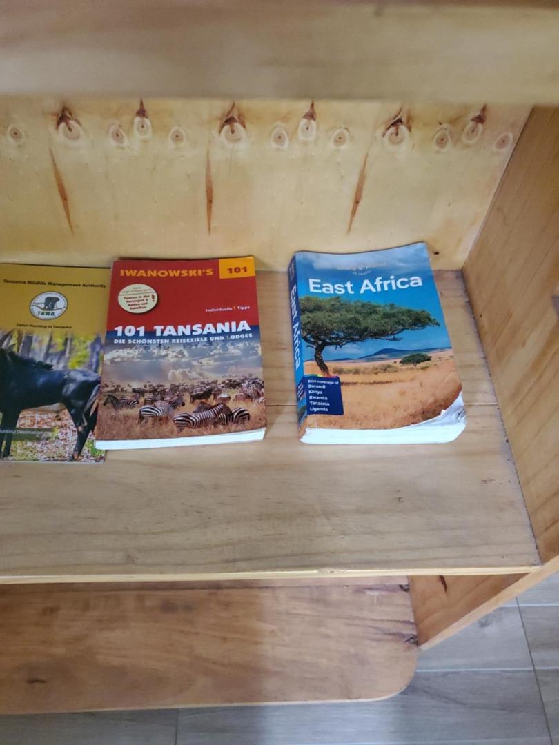 L&J Modern Backpackers Bnb Dar es Salaam Buitenkant foto